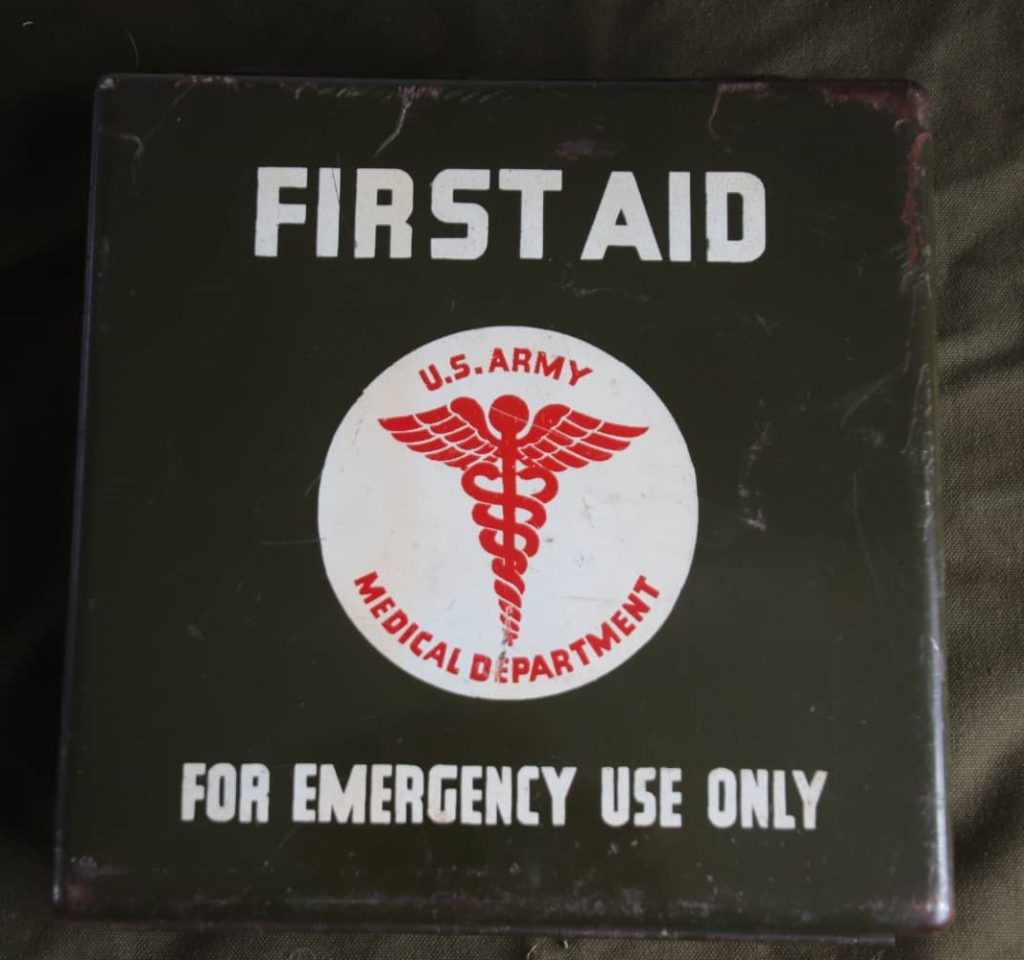 Motor Vehicle First Aid Kit 24-unit